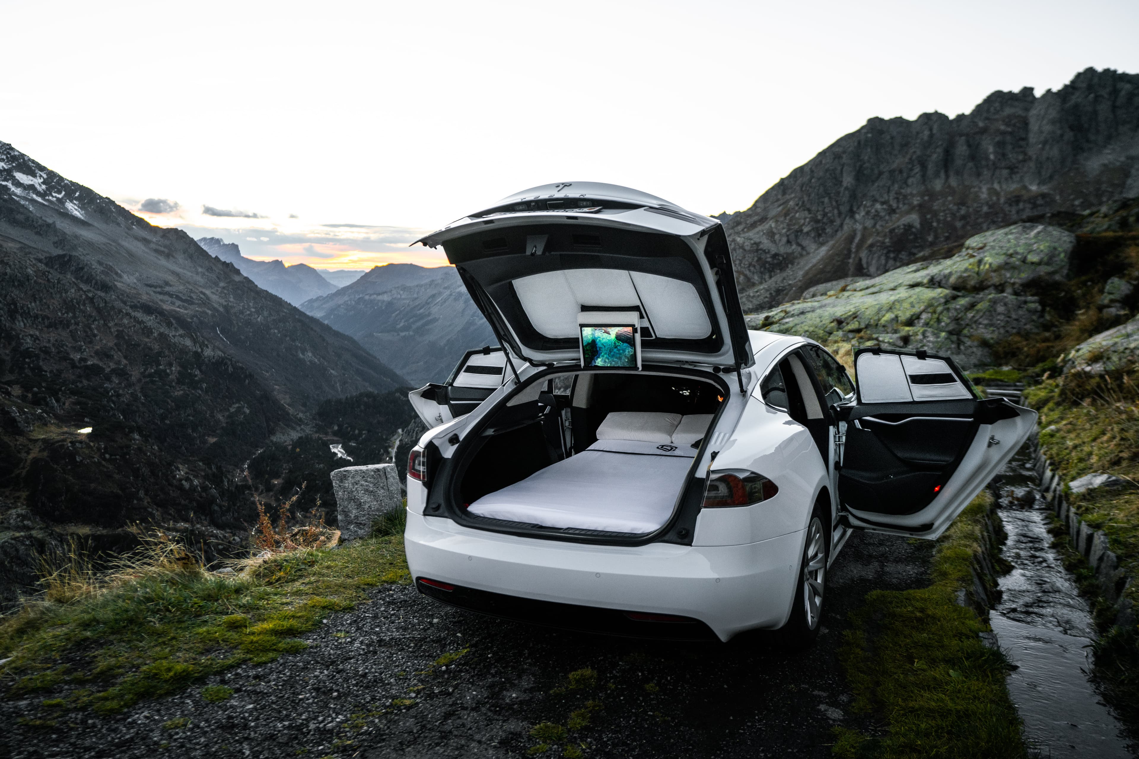 size of dreamcase mattress for tesla s